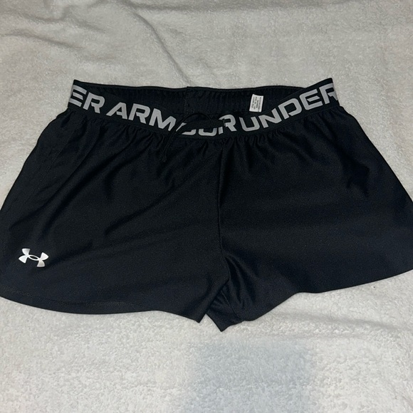Under Armor Shorts - Picture 1 of 3